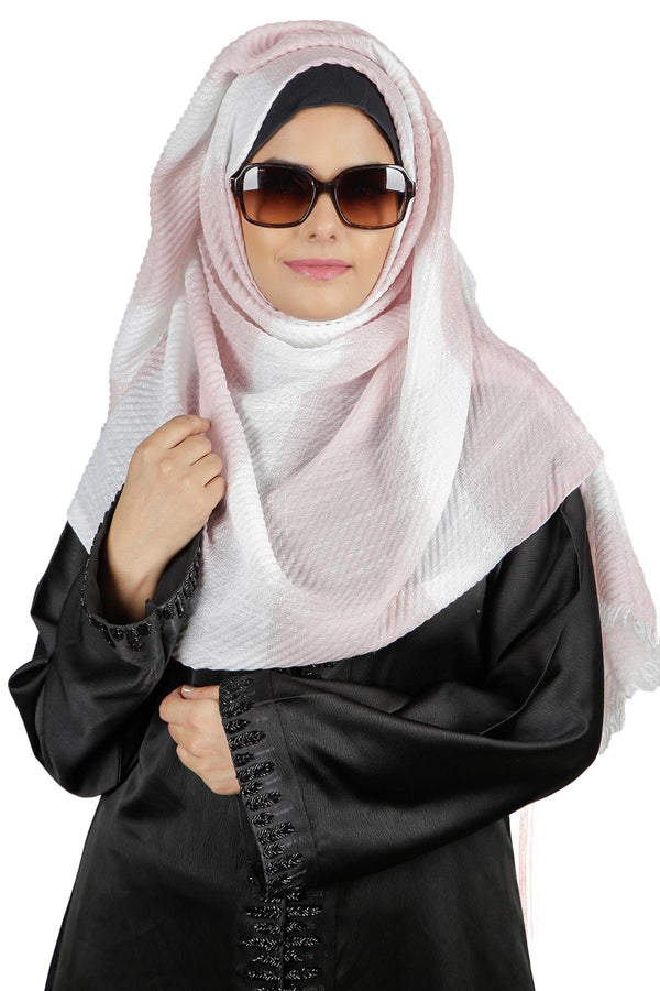 Baby Pink and White Crush Look Hijab