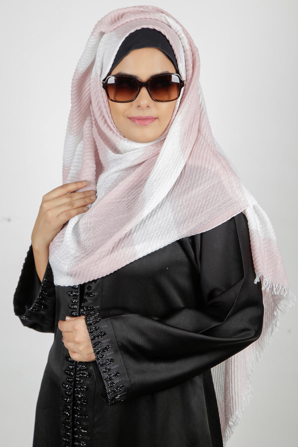 Baby Pink and White Crush Look Hijab